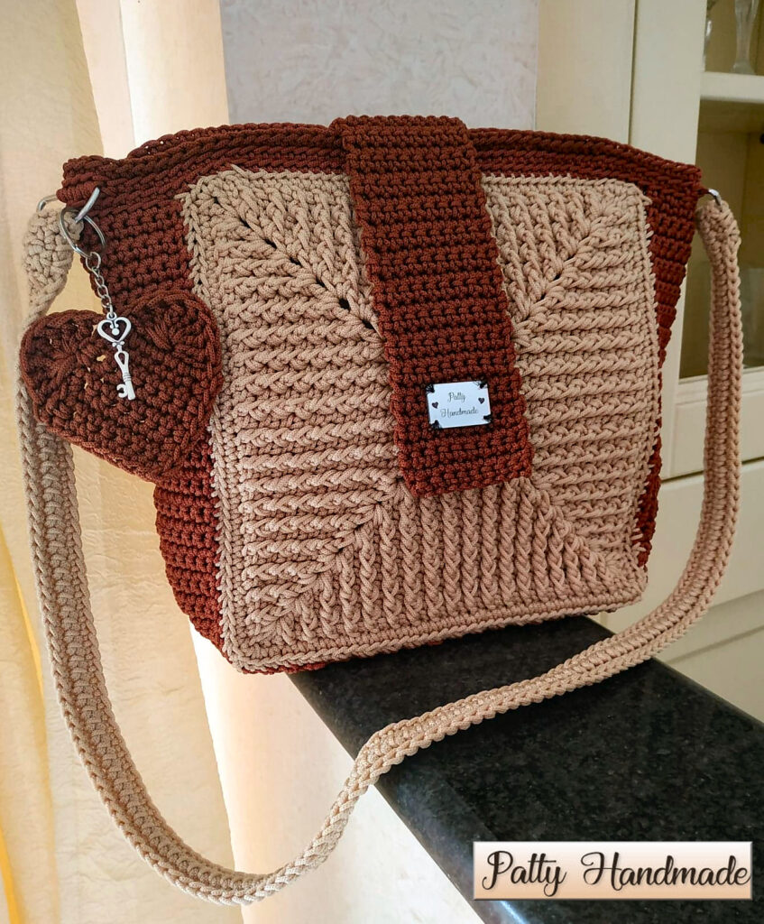Una borsa con manico superiore in tessuto italiano con fibre di pelle Una borsa fatta a mano in colore fucsia con manici rotondi metallici Borse e borsette Borse Borse con manici 