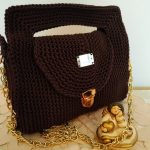 Borsa tracolla realizzata ad uncinetto in cordino color moro