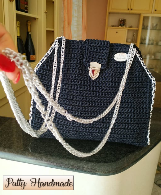 Borsa simil “Falabella” realizzata ad uncinetto in cordino blu notte