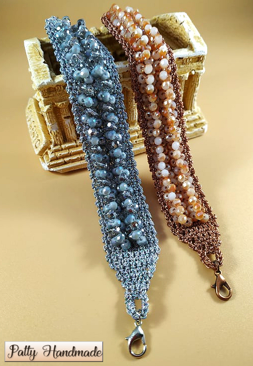 Bracciale realizzato ad uncinetto e perline in due versioni di colore
