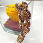 Bracciale realizzato ad uncinetto con splendido filato gioiello
