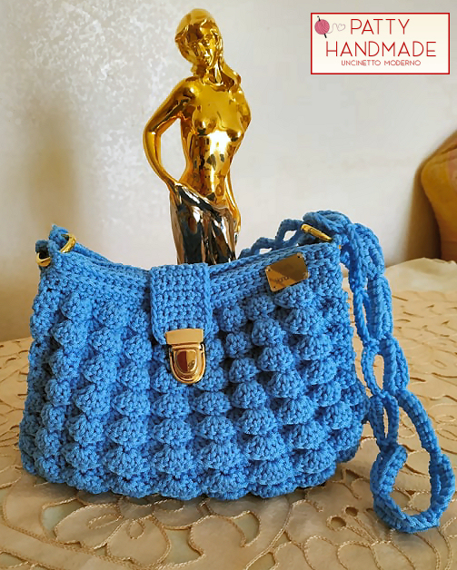 Borsa realizzata ad uncinetto in cordino azzurro ⋆ Patty Handmade